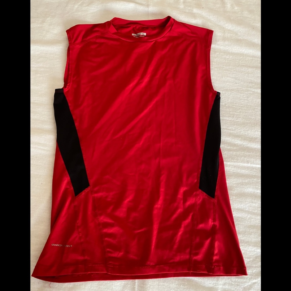Layer 8 Men’s Qwick Dry Sleeveless Shirt